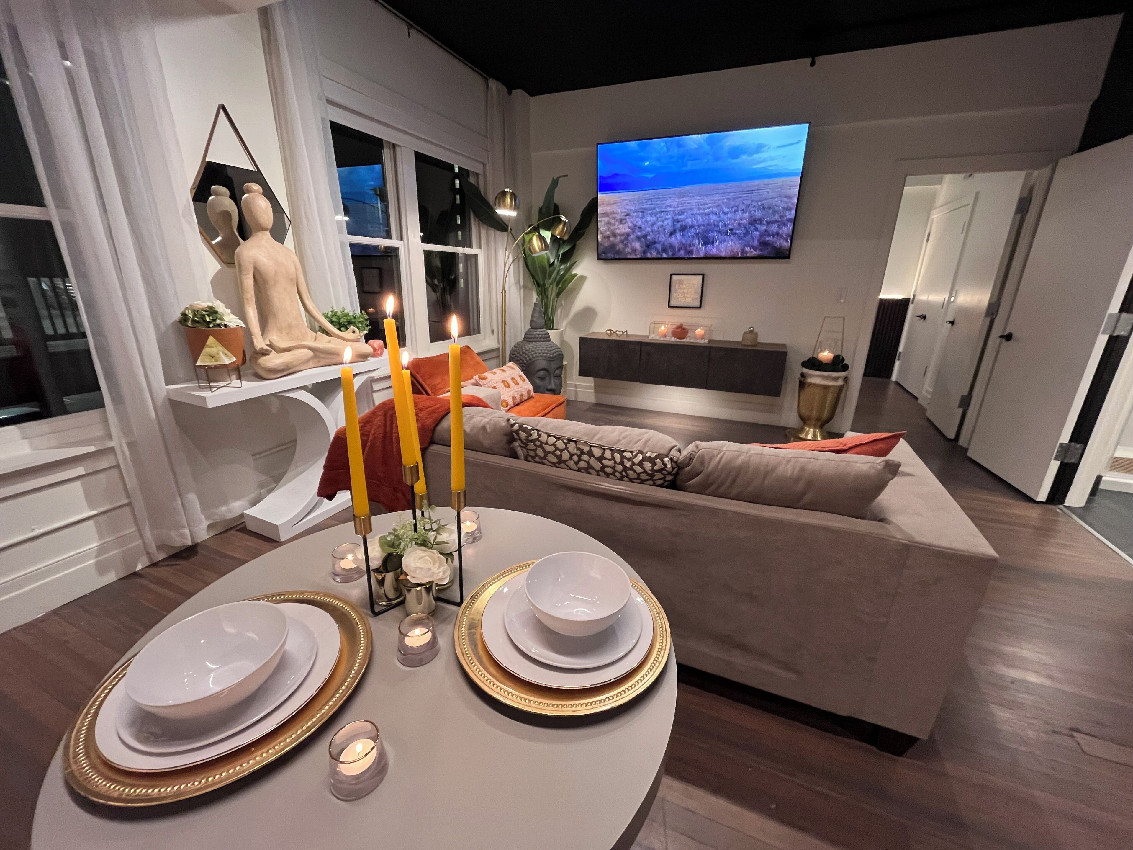 Serene King-Sized 1-bedroom apartment on Riverwalk San Antonio