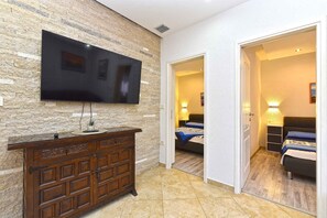 5 bedrooms, WiFi