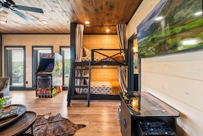 5 camere, ferro/asse da stiro, culla da viaggio, Wi-Fi gratuito