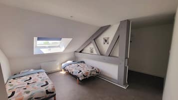 2 bedrooms, WiFi, bed sheets