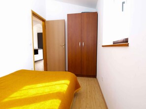 2 bedrooms, WiFi - Holiday apartment with washing machine (Valbandon)