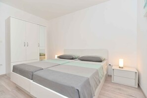 2 bedrooms, WiFi - Holiday apartment with garden and barbecue (Fažana)