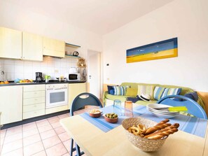 Interior - Holiday apartment with TV and heating (Oggebbio)