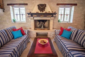 Télévision, cheminée