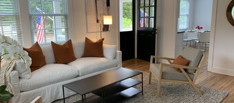 EH Village 2BR Apt Walk to Beach, Shops, & Restaurants!