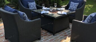 EH Village 2BR Apt Walk to Beach, Shops, & Restaurants!