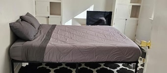Private 1-bedroom apartment, walkable area, 15 miles to the GW Bridge