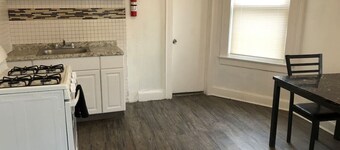 Private 2-bedroom apartment, private entrance
