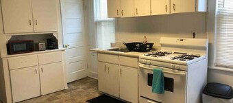 Private 2-bedroom apartment, NYC bus 5-min walk