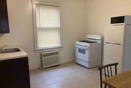 Private 2-bedroom apartment, private entrance
