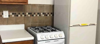 Private 2 bedroom and 1 bathroom house in a quiet area and convenient to NYC bus/train