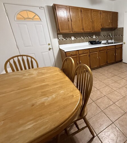 2-bedroom house, near NYC bus/train