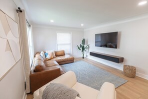 Smart TV - Modern Grandville Abode (Grandville)