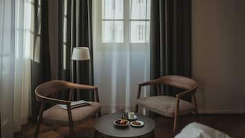 Luxury Suite, 1 King Bed, City View, Mezzanine | Living area | TV