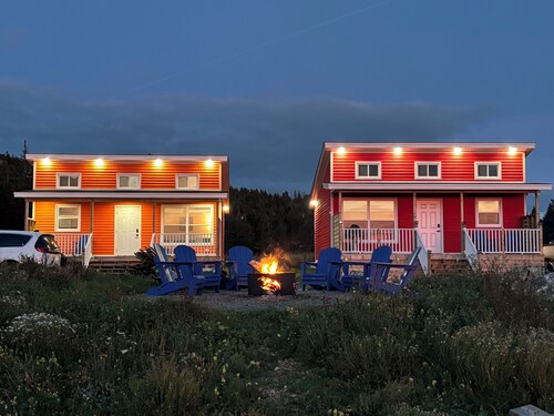 Red & Orange Jellybeans: Great ocean views and sunsets a short walk to town.