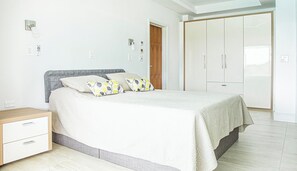 2 bedrooms, iron/ironing board, travel cot, WiFi