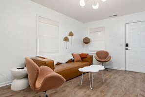 Smart-TV, DVD-Player, Stereoanlage