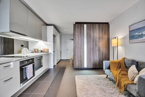 Interior - Chic Urban Studio Cloud Nine - 1B1B (Melbourne)