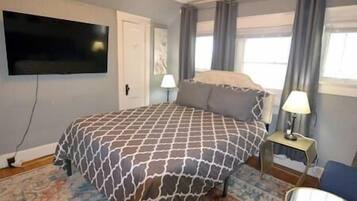 1 bedroom, desk, iron/ironing board, free WiFi