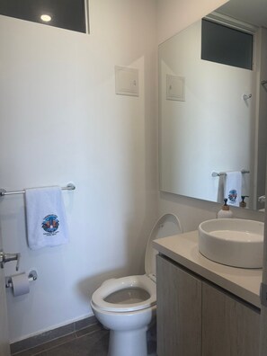 Handtücher, Seife, Toilettenpapier