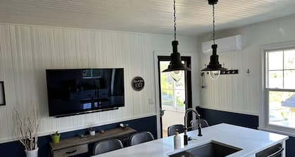 Melancy waterfront cottage in Sainte-Agathe Nord (Ivry-sur-le-Lac).