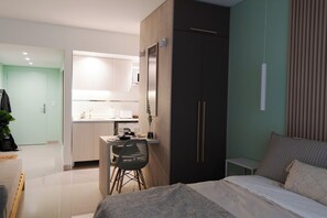 1 quarto, escrivaninha, ferros/tábuas de passar roupa, Wi-Fi de cortesia