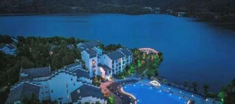 Qishu Fairyland lnternational Hotel