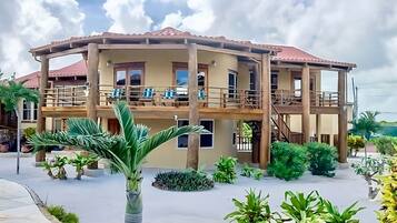 Rumah, ensuite, pemandangan laut (Luxury Seaside Villa) | Interior