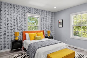 5 Schlafzimmer, Schreibtisch, Bügeleisen/Bügelbrett, WLAN