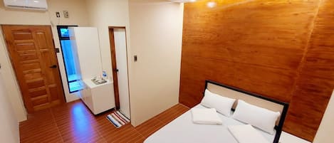 Comfort Double Room | Desk, laptop workspace, blackout drapes, soundproofing