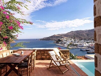 Three Bedroom Maisonette with Private Pool & Hammam