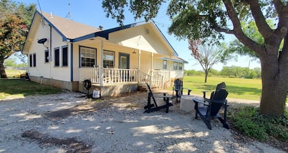 3BR home@Lake Whitney, 2 mins to boat ramps and parks