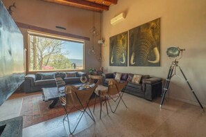Living area - 10. The Tree House
 (Tapalpa)
