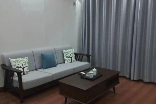 Living area - Shanjinyi Farmhouse (Hangzhou)