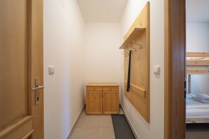 1 bedroom, desk, laptop workspace, free WiFi