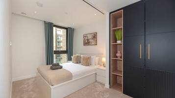 2 bedrooms, iron/ironing board, travel cot, free WiFi