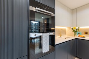 Réfrigérateur, micro-ondes, four, lave-vaisselle