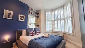 2 bedrooms, iron/ironing board, free WiFi, bed sheets