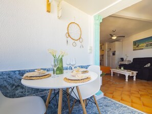 Dining - Cubo's Estudio La Cala de Mijas Esmeralda / air conditioning / free wifi / community pool / sea views (La Cala de Mijas)