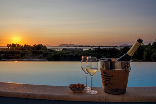Salicornia Villa with pool and jacuzzi Egadi islands view