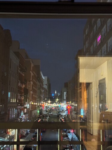 Cozy 2-bedroom apartment in Chinatown 