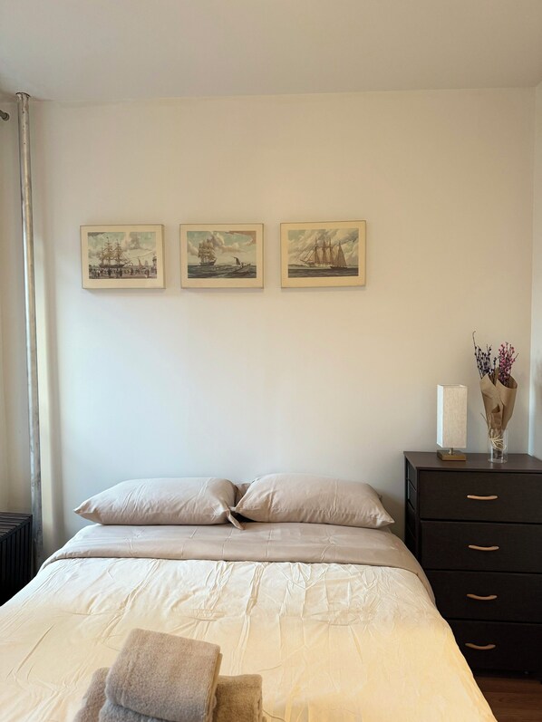 2 bedrooms, iron/ironing board, WiFi, bed sheets