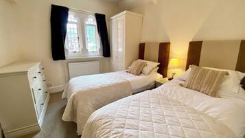 2 chambres, fer et planche Ă repasser, Wi-Fi, draps fournis