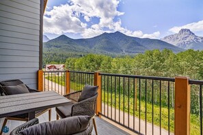 Property grounds - 3 Bed/2 Bath Sparrowhawk(Top Floor/West) -Sleeps 8 (Dead Man's Flats)