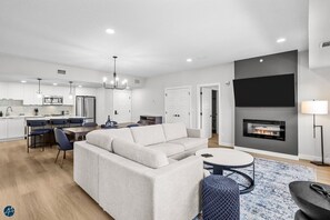 TV, fireplace