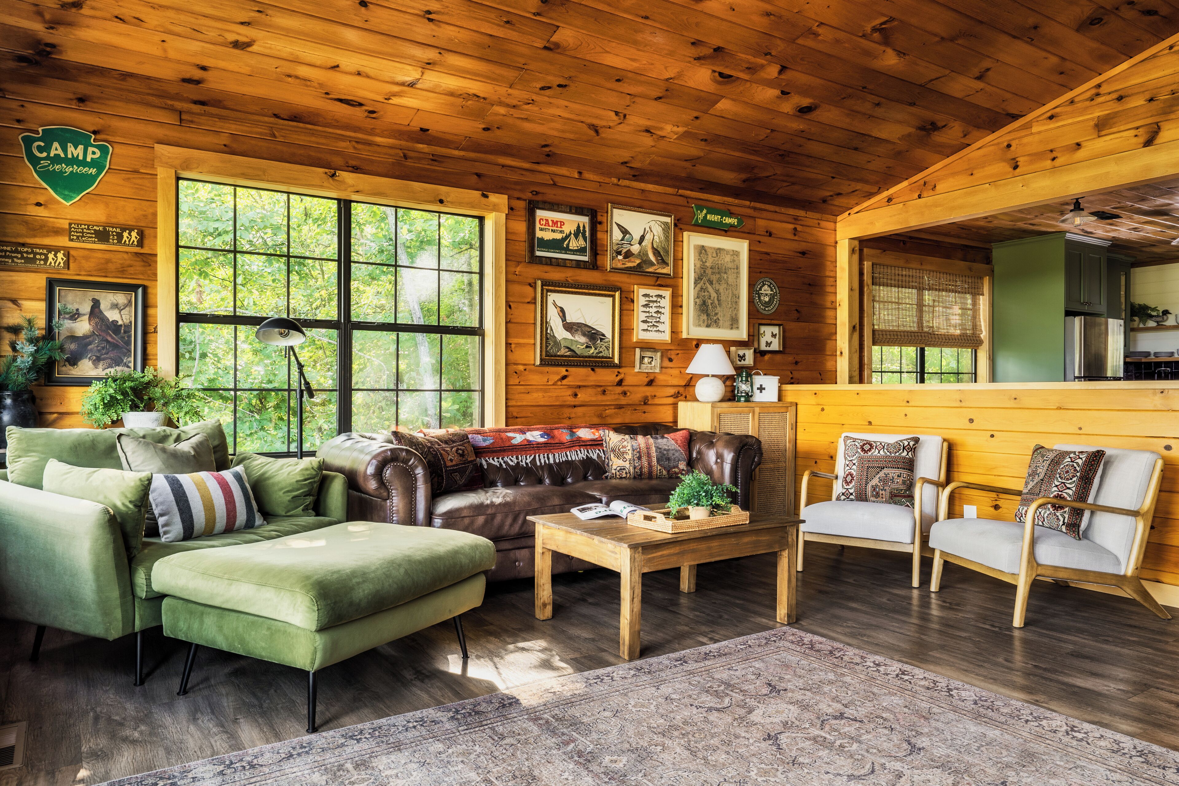 Een smart-tv en een open haard