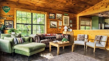 Een smart-tv en een open haard