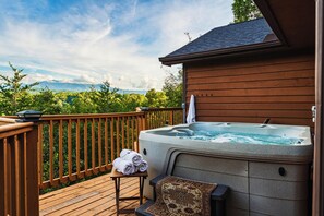 Bañera de hidromasaje al aire libre