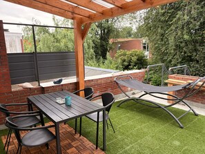 Outdoor dining - Stylish Lottus Room in Duplex Near Center & UMCG (Groningen)