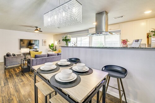 Near Lewisville Lake: Family Home in The Colony!